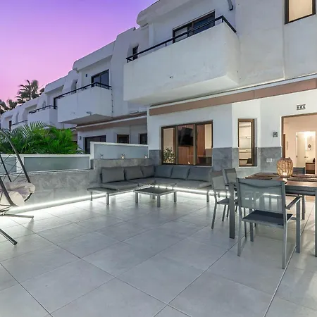 Apartamento With Sea View And Pool