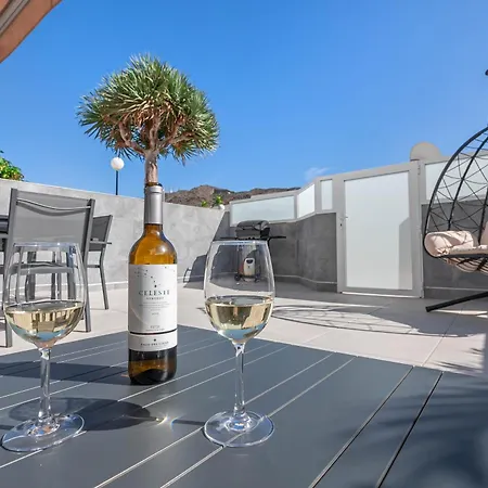 With Sea View And Pool Apartment