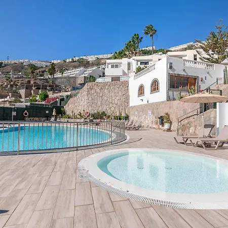 Apartment With Sea View And Pool *