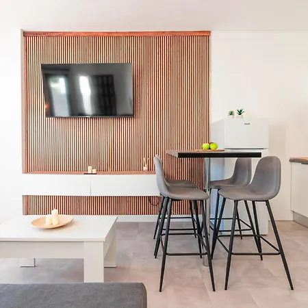 With Heated Pool And Sea View Appartamento *