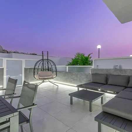 With Sea View And Pool Apartment