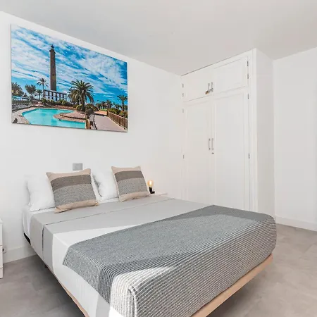 With Heated Pool And Sea View Appartamento